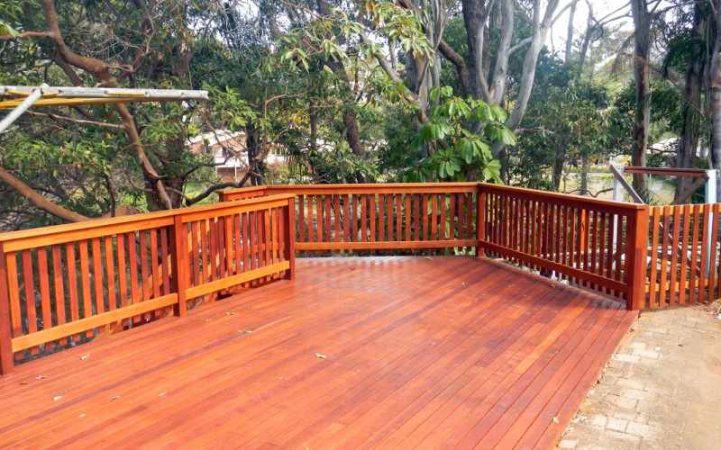 Large Suspended Deck | Houston Constructions